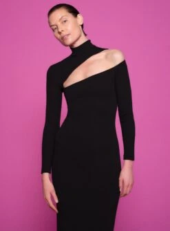 The Ares Maxi Dress In Black 7 The Ares Maxi Dress In Black -Solace Dress Shop 220124 SolaceLondon FW22 44 114 v1