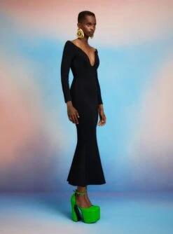 The Isa Midi Dress In Black 8 The Isa Midi Dress In Black -Solace Dress Shop 220714 SolaceLondon SS23 16 019 R1