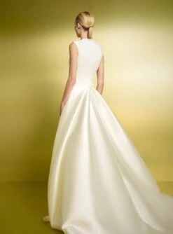 The Flor Maxi Dress In Cream -Solace Dress Shop 221020 SolaceLondon PF23 04 146 R1