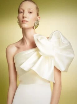 The Iyana Maxi Dress In Cream -Solace Dress Shop 221020 SolaceLondon PF23 22 083 R1