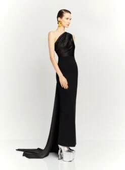 The Yeva Maxi Dress In Black