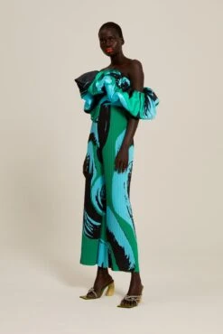 The Margot Top In Newton Green -Solace Dress Shop solace london os25084a margot os2055a zoya newton green side 1 1